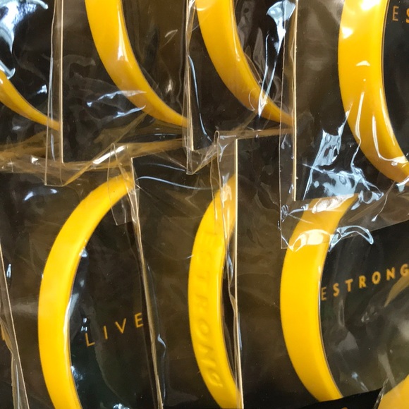 Nike livestrong wrist bracelets set of 10 Sz S-M - Picture 2 of 3